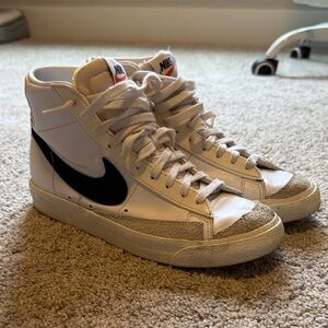 Nike Blazer Mid ‘77 - Women’s 8.5 - Black and White